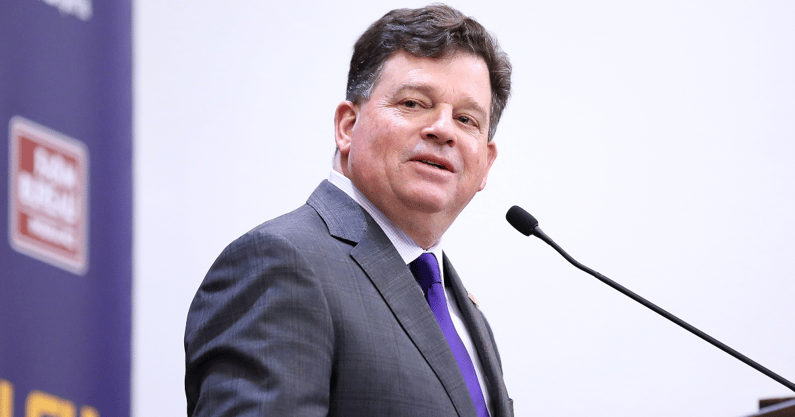 lsu-athletic-director-scott-woodward-takes-hilarious-jab-nick-saban-jimbo-fisher