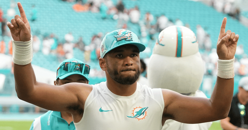 Ian Rapoport on X: #Dolphins QB Tua Tagovailoa is once again in the NFL's  concussion protocol. His status for this week's game against the #Patriots  is now in doubt.  / X