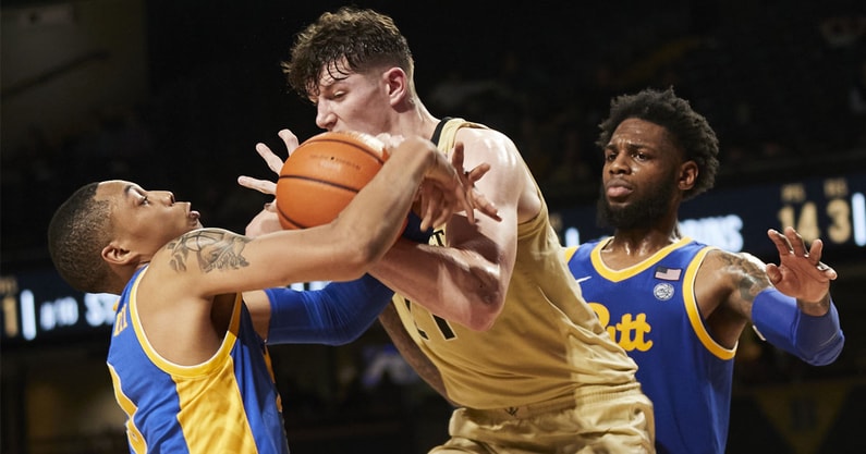 Liam Robbins, Vanderbilt Commodores forward