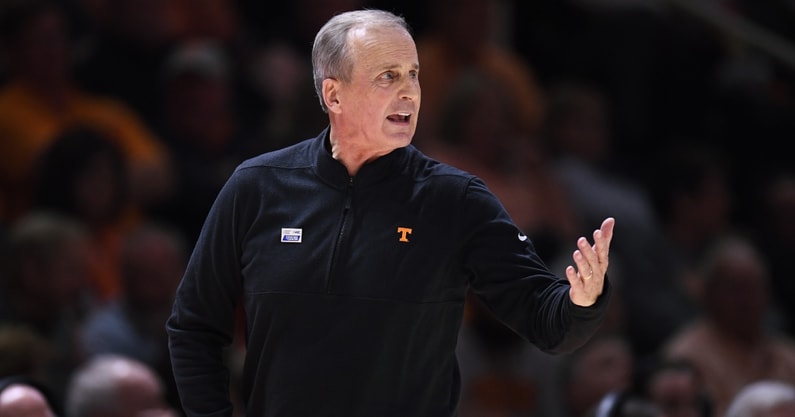 tennessee-head-coach-rick-barnes-calls-on-team-to-make-right-shots-offense