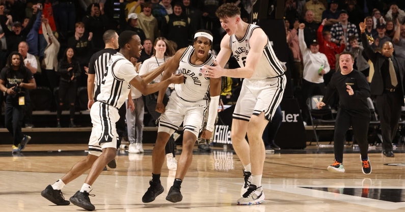 vanderbilt-guard-ezra-manjon-details-go-ahead-game-winning-shot-versus-auburn
