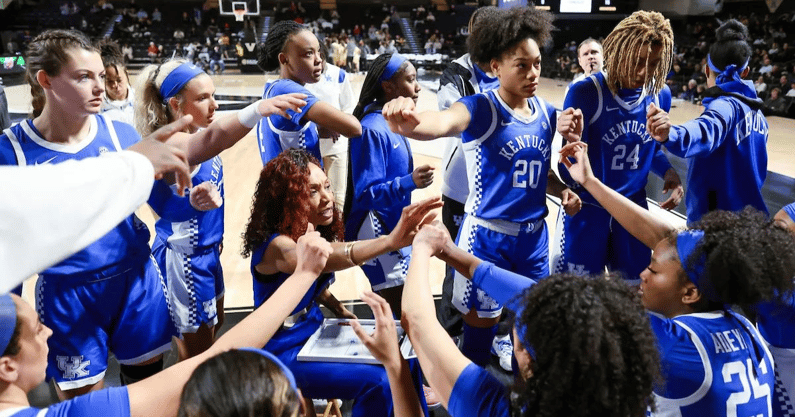 kentucky-wbb-hopes-celebrate-senior-day-win-tennessee