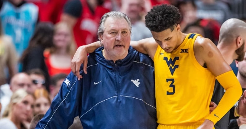 tre-mitchell-ejected-after-flagrant-2-foul-for-elbow-face-iowa-state