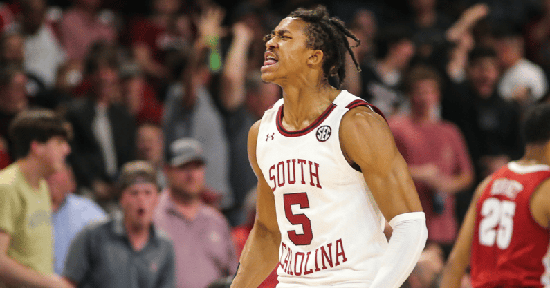 south-carolina-pulls-away-late-to-win-on-senior-day