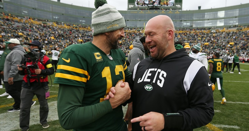 Report: Aaron Rodgers meeting with New York Jets brass, discussing  potential trade