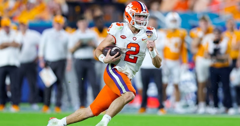clemson-quarterback-cade-klubnik-shares-difference-in-garrett-riley-offense-