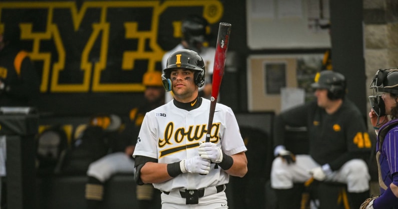 hawkeyes-hold-off-red-raiders