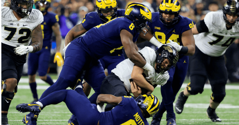 jesse-minter-pleased-with-early-pass-rush-results-and-one-obsession