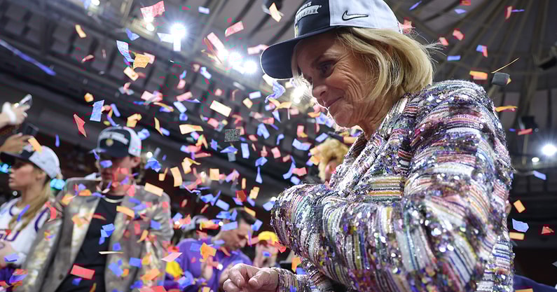 Kim Mulkey LSU Womens basketball