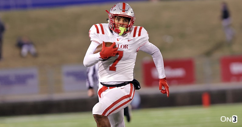 Former 4-star Amari Jefferson picked Alabama over South Carolina out of high school. Now he is in the transfer portal. (Photo by Chad Simmons/On3)