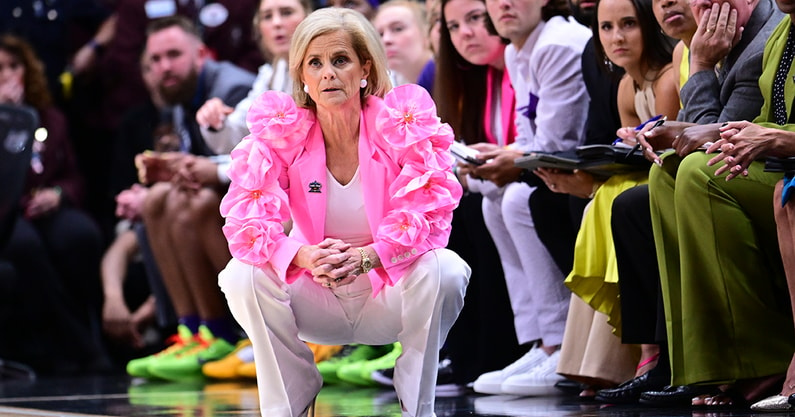 How do you stop Caitlin Clark? Kim Mulkey, LSU face ultimate