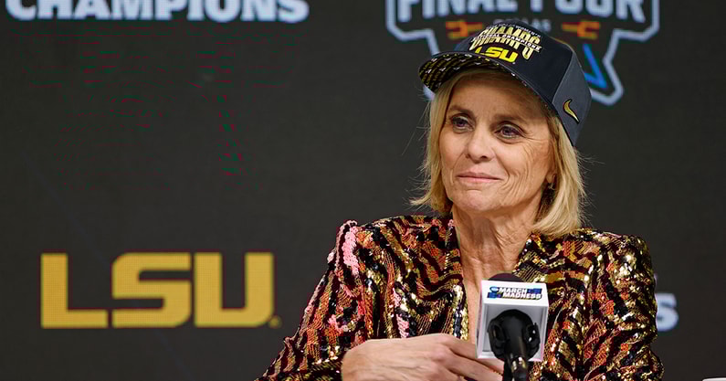 Kim Mulkey LSU Basketball
