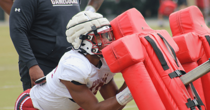 shane-beamer-talks-lack-of-depth-at-edge-position