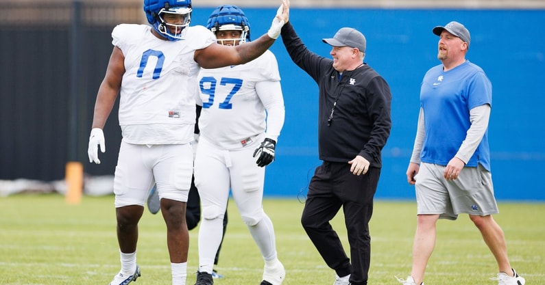 deone-walker-mark-stoops