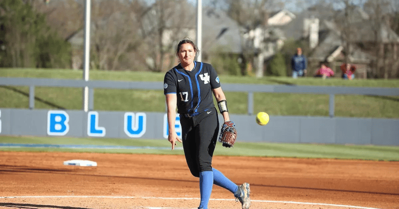 Sloan Gayan pitches