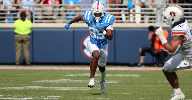 101522_Auburn_FB_KD2768_EfSIg_9IHtR