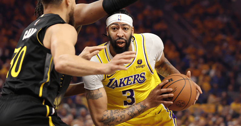 Mavericks bounce defending champ Lakers in four straight