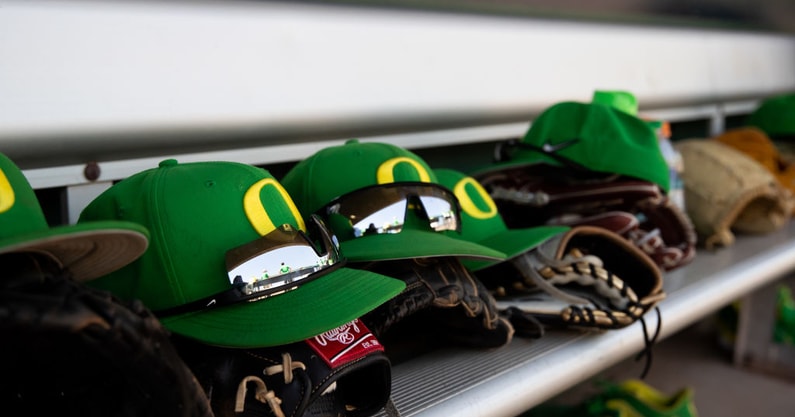 oregon-set-for-pivotal-showdown-with-washington-in-final-regular-season-home-series