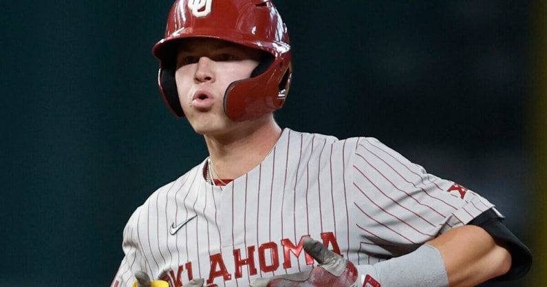 Oklahoma catcher Easton Carmichael (2)