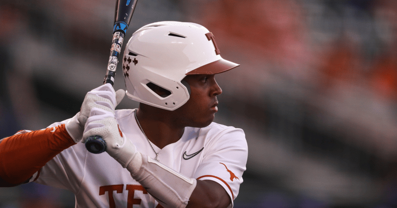 SUPER! Texas sweeps through Coral Gables regional in NCAA tournament to  advance to super regionals - On3