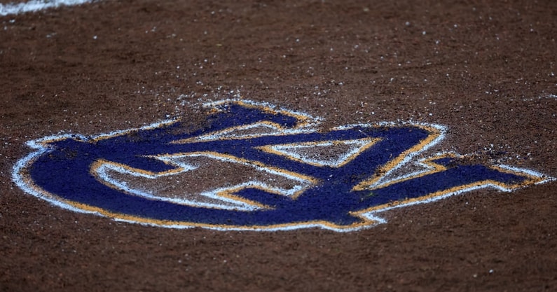 auburn-survives-fall-to-penn-in-opening-game-of-cws-regional-round