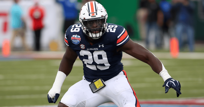 seahawks-rookie-derick-hall-signs-historic-contract-second-round-pick-auburn
