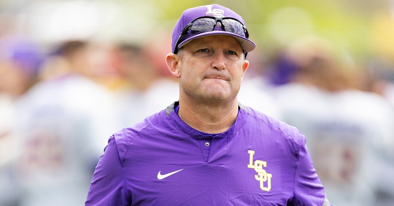 jay-johnson-lsu-looks-back-on-nick-mangione-kentucky-gamesmanship-during-super-regional