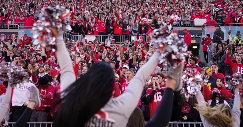 Ohio State fans by Adam Cairns/Columbus Dispatch / USA TODAY NETWORK