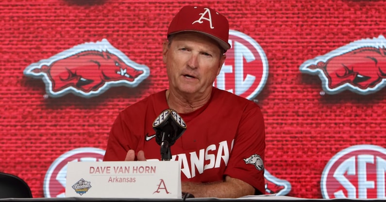 dave-van-horn-expects-peyton-stoval-to-play-second-base-for-arkansas-next-season