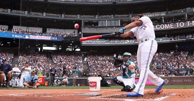 Fans at Bat at T-Mobile Park