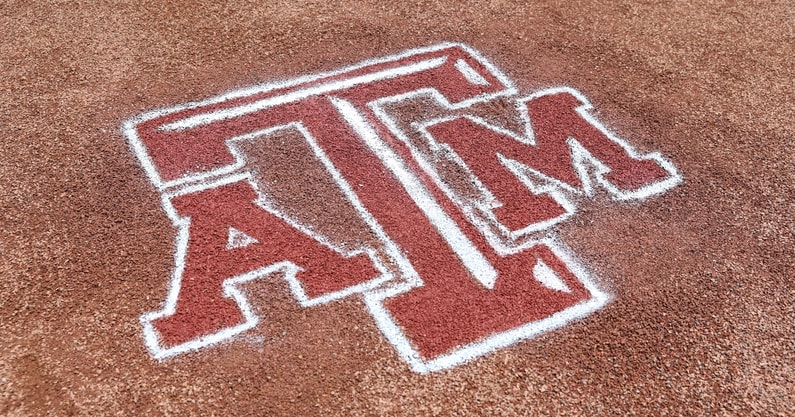 texas-am-vs-wagner-baseball-delayed-due-to-outfielder-getting-locked-in-bathroom