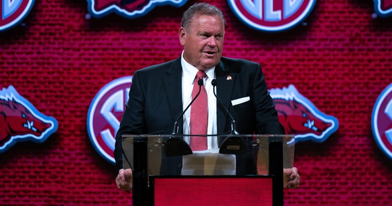 arkansas-head-coach-sam-pittman-calls-new-offensive-coordinator-dan-enos-best-play-caller-worked-with