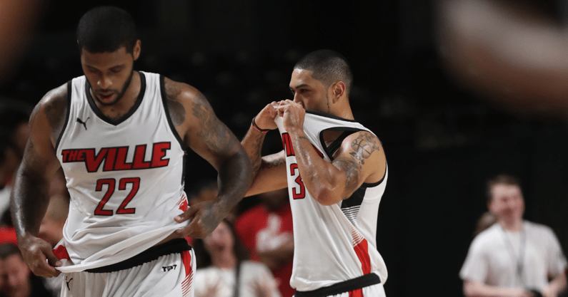 heart-breaking-louisvilles-tbt-team-loses-buzzer-beater