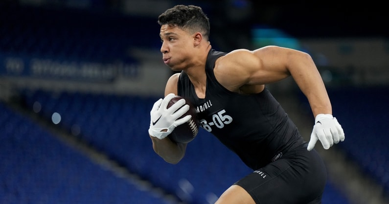 Seahawks rookie Zach Charbonnet is quickly putting NFL defenders on notice  - Field Gulls