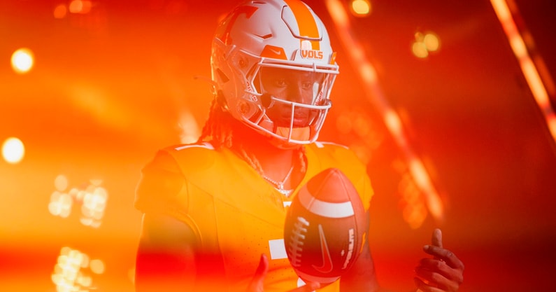 KNOXVILLE, TN - 2023.07.18 - Tennessee vs. fb