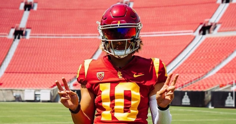 Julian Lewis's to Carry on the Tradition of Elite USC Quarterbacks