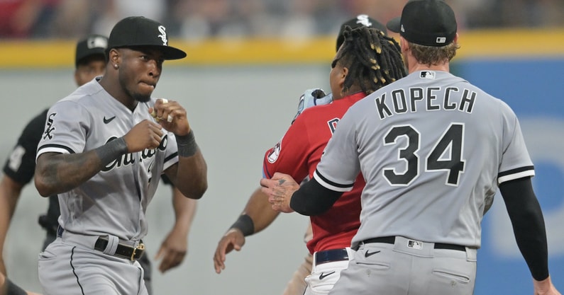 Guardians, White Sox brawl in sixth inning; Jose Ramirez, Terry