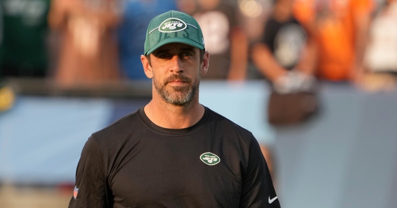 Robert Saleh turns Aaron Rodgers injury scare into important lesson for  Jets during camp