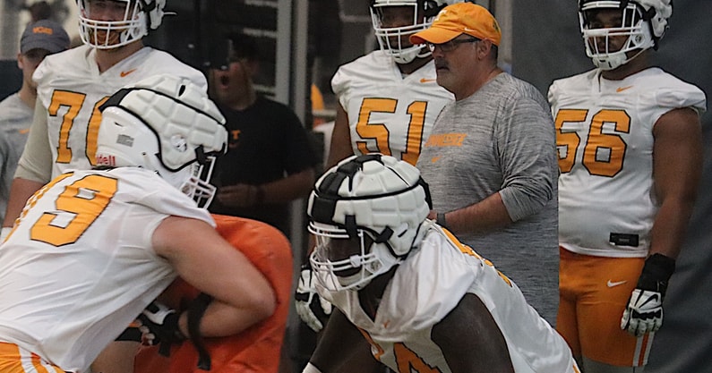 Tennessee offensive line coach Glen Elarbee