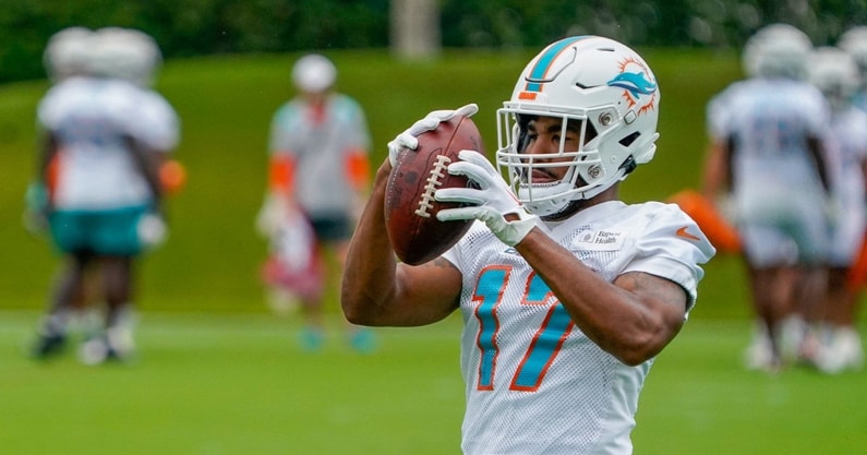 Dolphins get mixed bag of injury updates on Jaylen Waddle, others