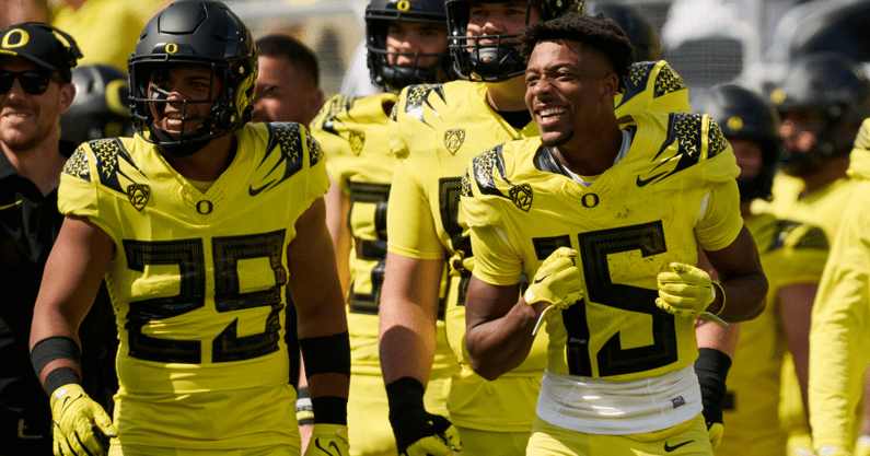 oregon-gains-ground-in-ap-poll-after-week-1-win-over-portland-state
