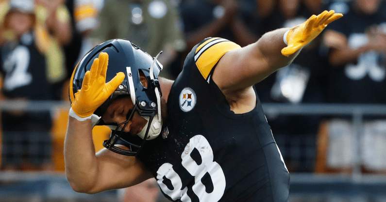 kenny-pickett-zips-td-pass-to-pat-freiermuth-gives-steelers-life