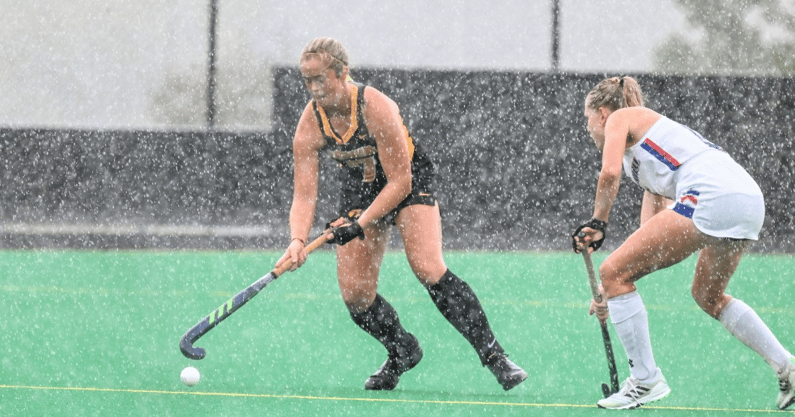 photo-gallery-iowa-umass-lowell-field-hockey