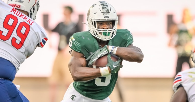 REPORT: Mike McDaniel sent an 8-word message to the Dolphins' recruiting staff for the 22-year-old superstar running back, and the Dolphins reportedly Very Interested in Michigan State. nhathung