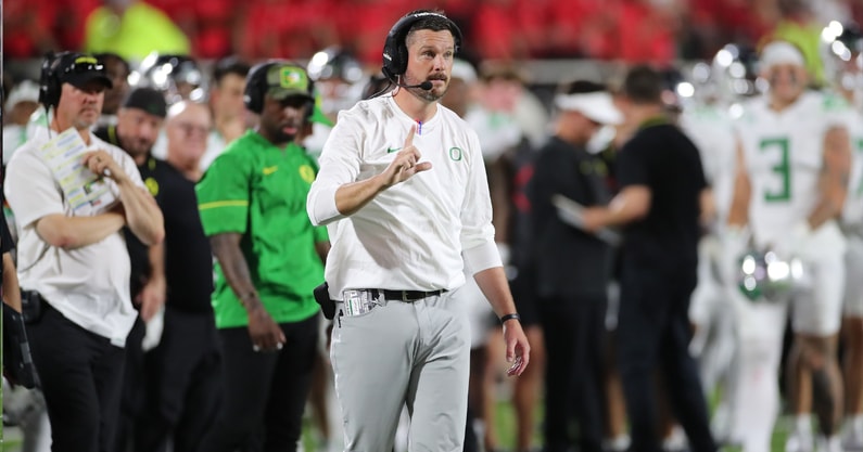 josh-conerly-jr-shoulders-blame-for-oregons-pre-snap-penalties-against-texas-tech