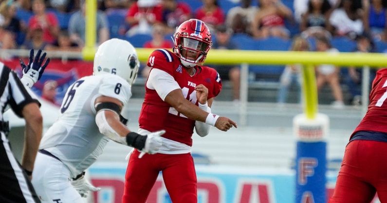 report-fau-qb-casey-thompson-out-for-season-with-torn-acl