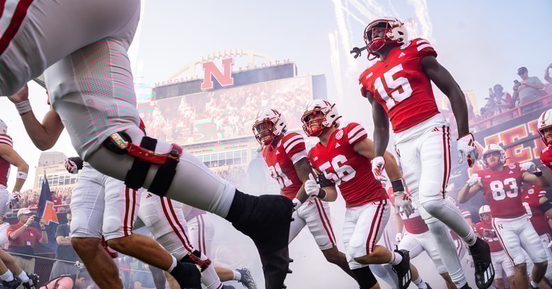 nebraska-louisiana-tech-game-enters-lightning-delay