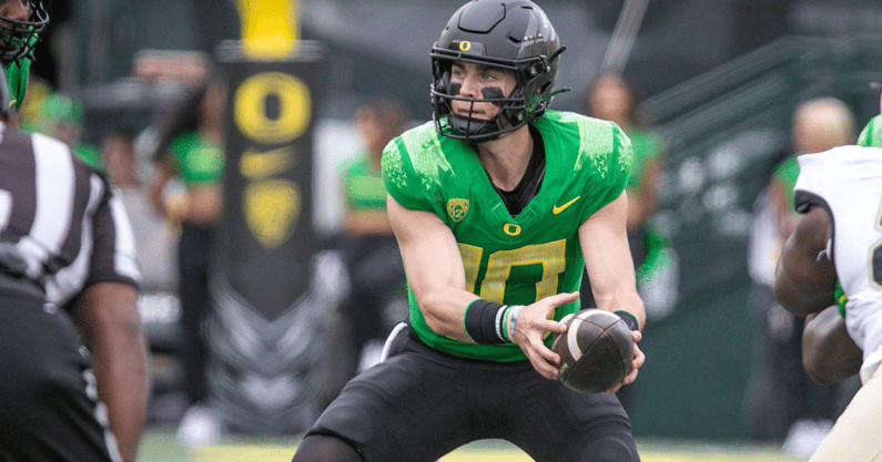 Breaking down Oregon's offensive snap counts, PFF grades following