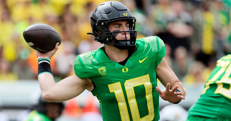 Oregon quarterback Bo Nix