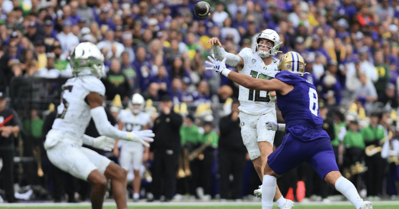 oregon-ducks-fall-just-short-lose-36-33-in-thrilling-top-10-showdown-at-washington (1)